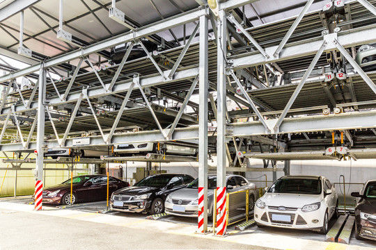 Elevadores hidráulicos de estacionamiento de vehículos de 5mX2.5m 1000kg para garajes residenciales